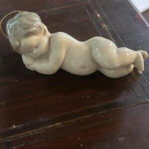 Vinatge Lladro Sleeping Cherub /Jesus  on Pillow